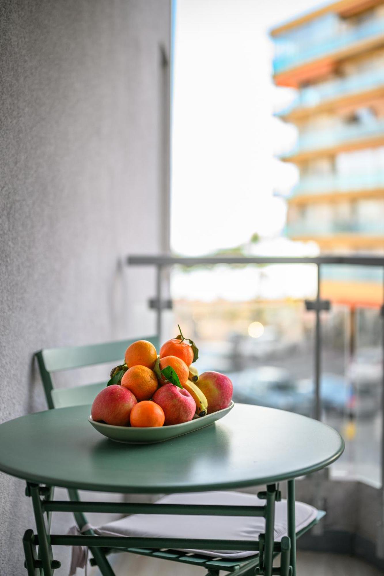 Appartement Bord De Mer « La Petite Ma-Line » Cagnes-sur-Mer Exterior photo