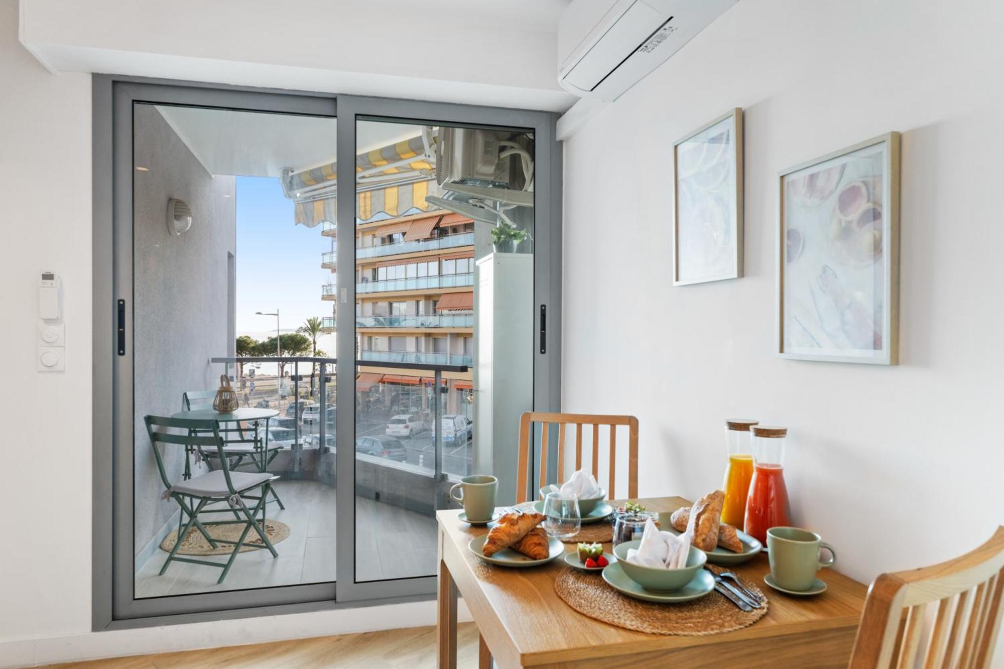 Appartement Bord De Mer « La Petite Ma-Line » Cagnes-sur-Mer Exterior photo